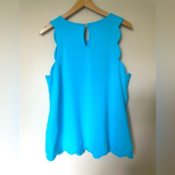 Crown & Ivy Vibrant Blue Scalloped Hem Tank Top Size Medium - Picture 5 of 8